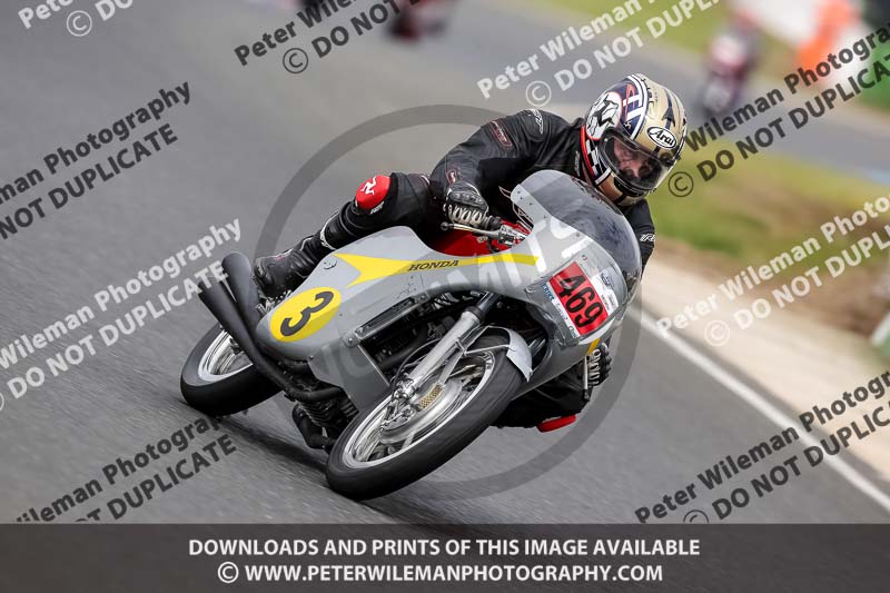 Vintage motorcycle club;eventdigitalimages;mallory park;mallory park trackday photographs;no limits trackdays;peter wileman photography;trackday digital images;trackday photos;vmcc festival 1000 bikes photographs